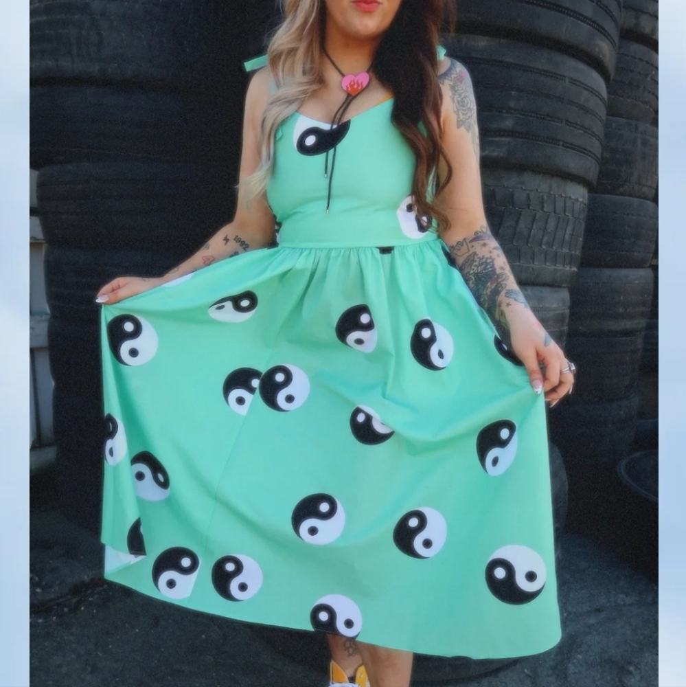 NWT EMY AVE Dressed in LALA Ying Yang Dress